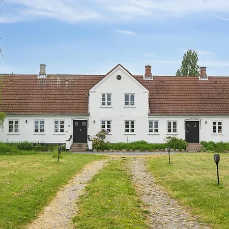 Large Charming House For 12 Guests Snode