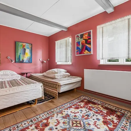 Large Charming House For 12 Guests Snode