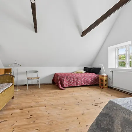 펜션 Large Charming House For 12 Guests *