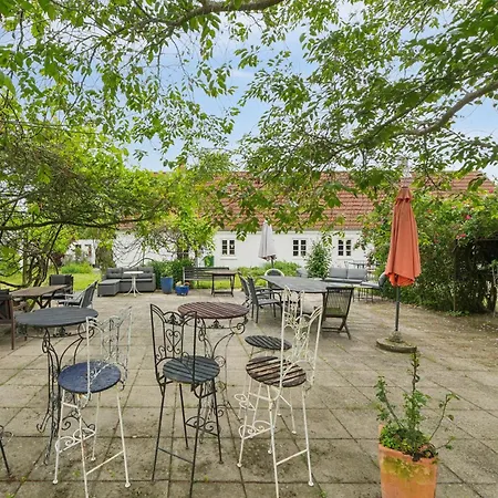 Large Charming House For 12 Guests 펜션 *