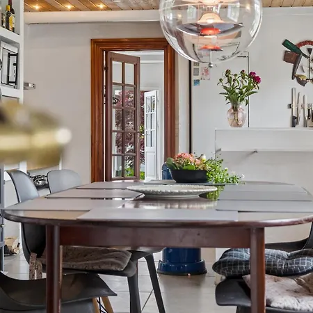 Large Charming House For 12 Guests * Snode